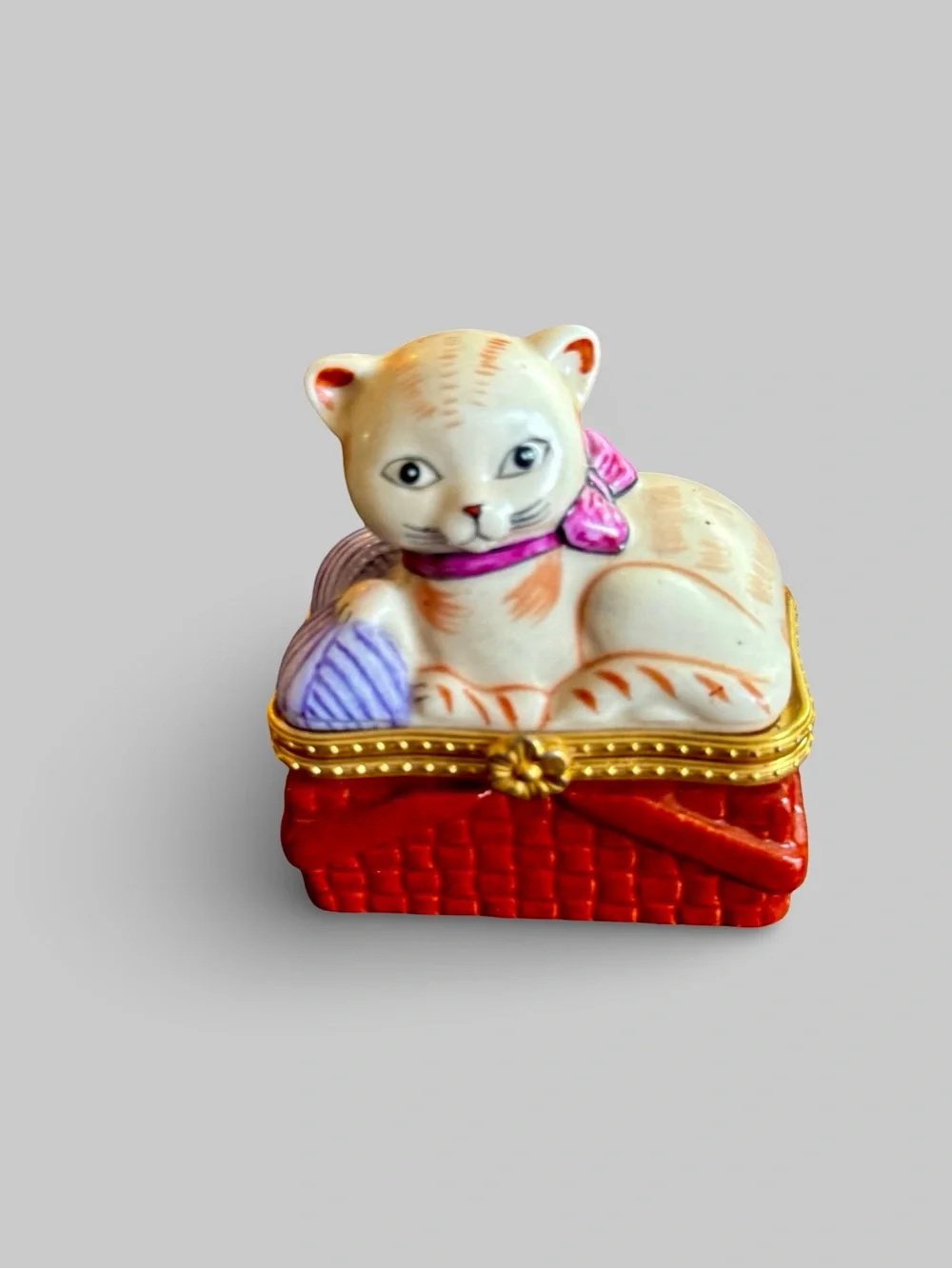 Decorative White Cat Trinket Box with Pink Collar and Red Base